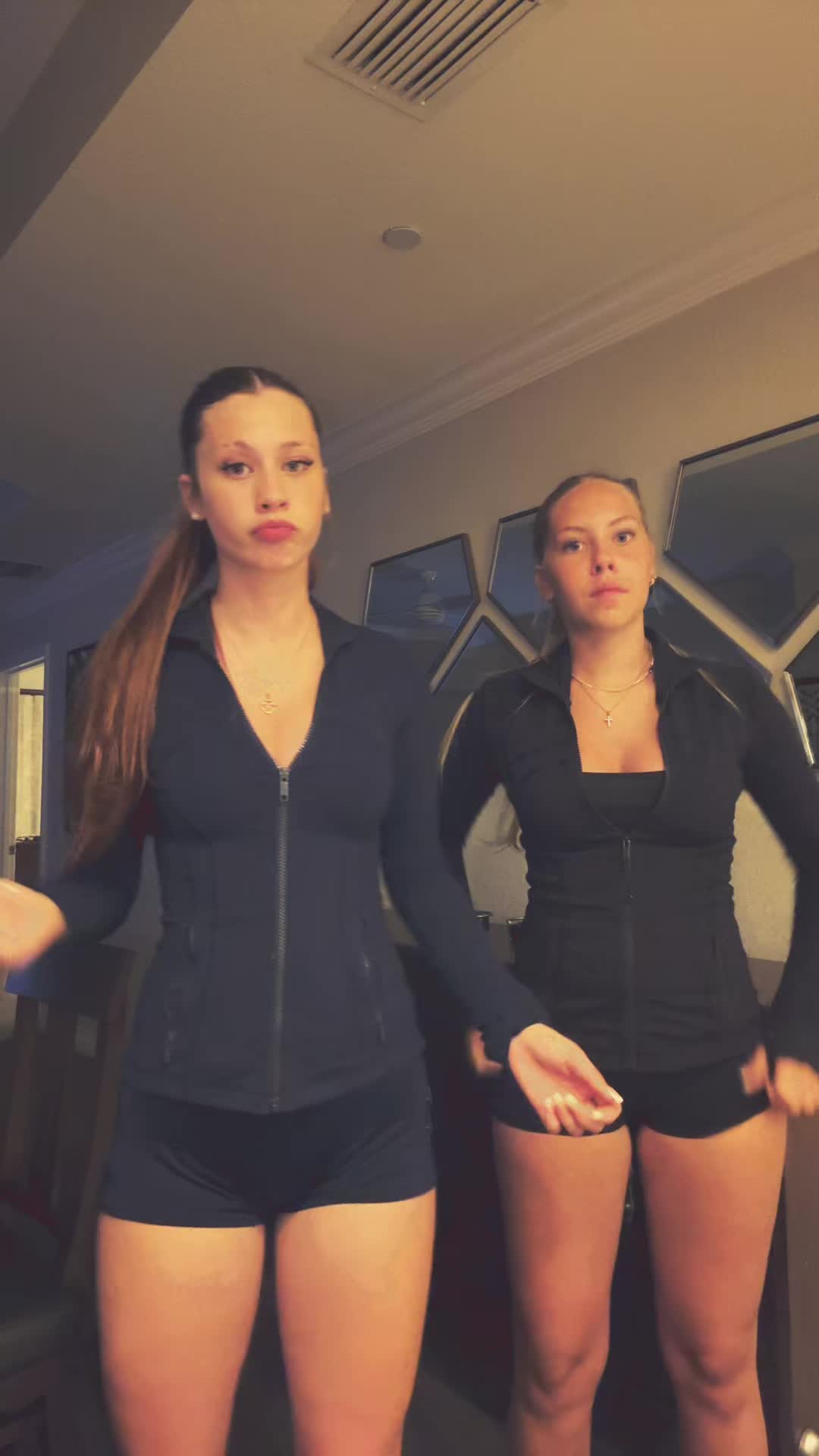 @jussscharlei