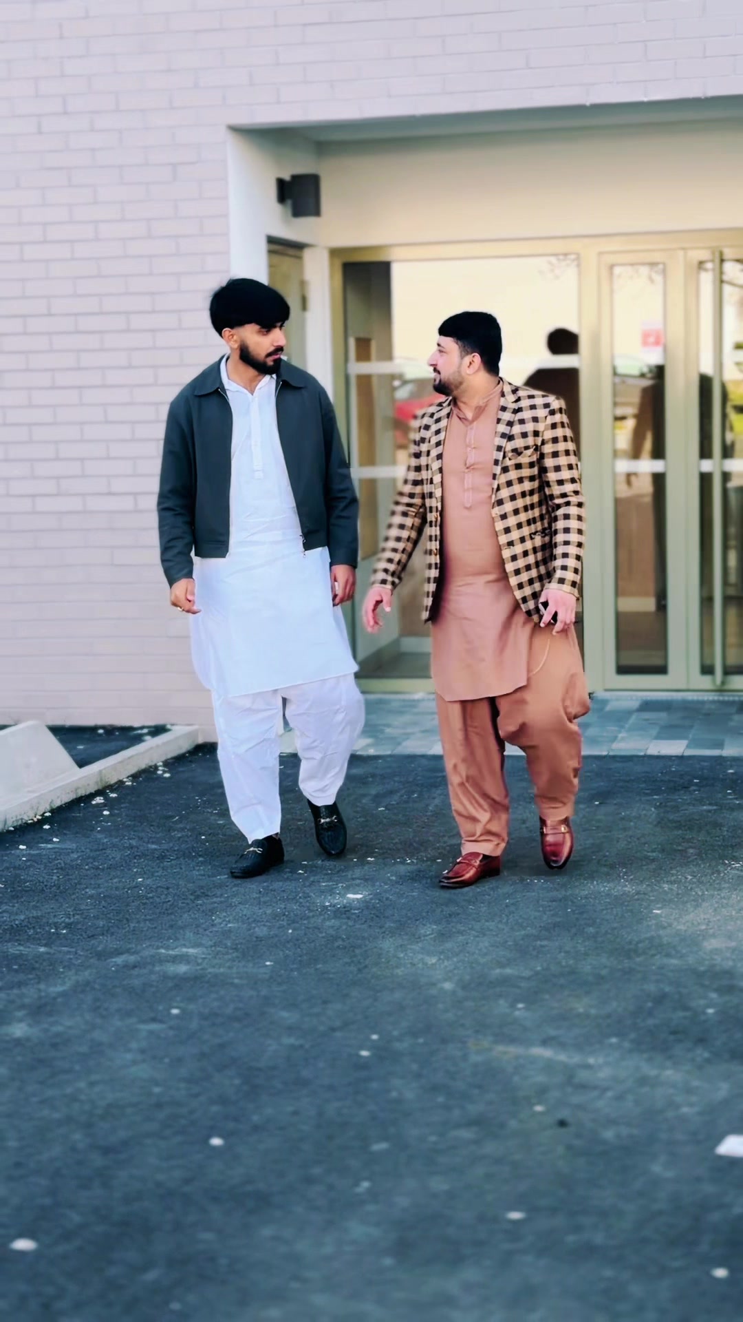 @𝐍𝐨𝐦𝐢 𝐆𝐨𝐧𝐝𝐚𝐋[نواب کا]