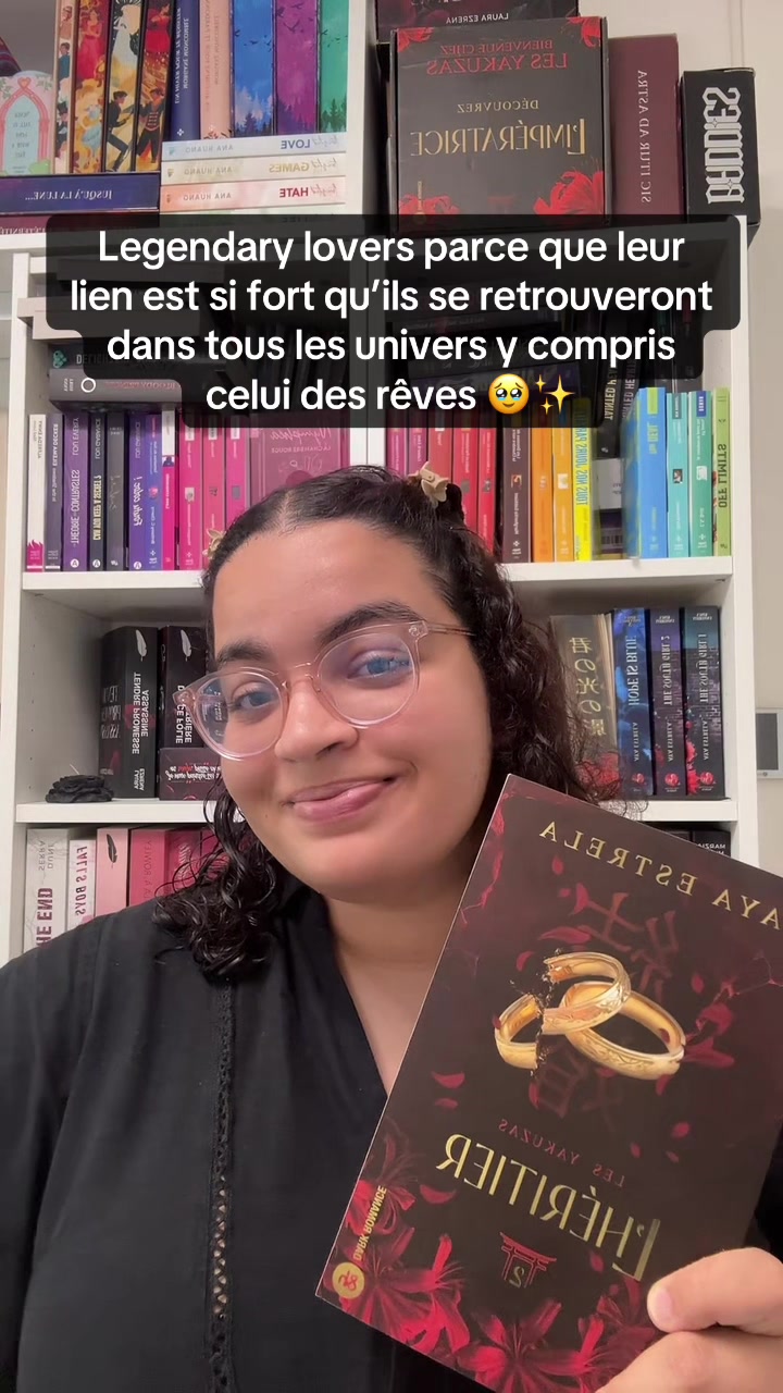 @tothe.moonandbook