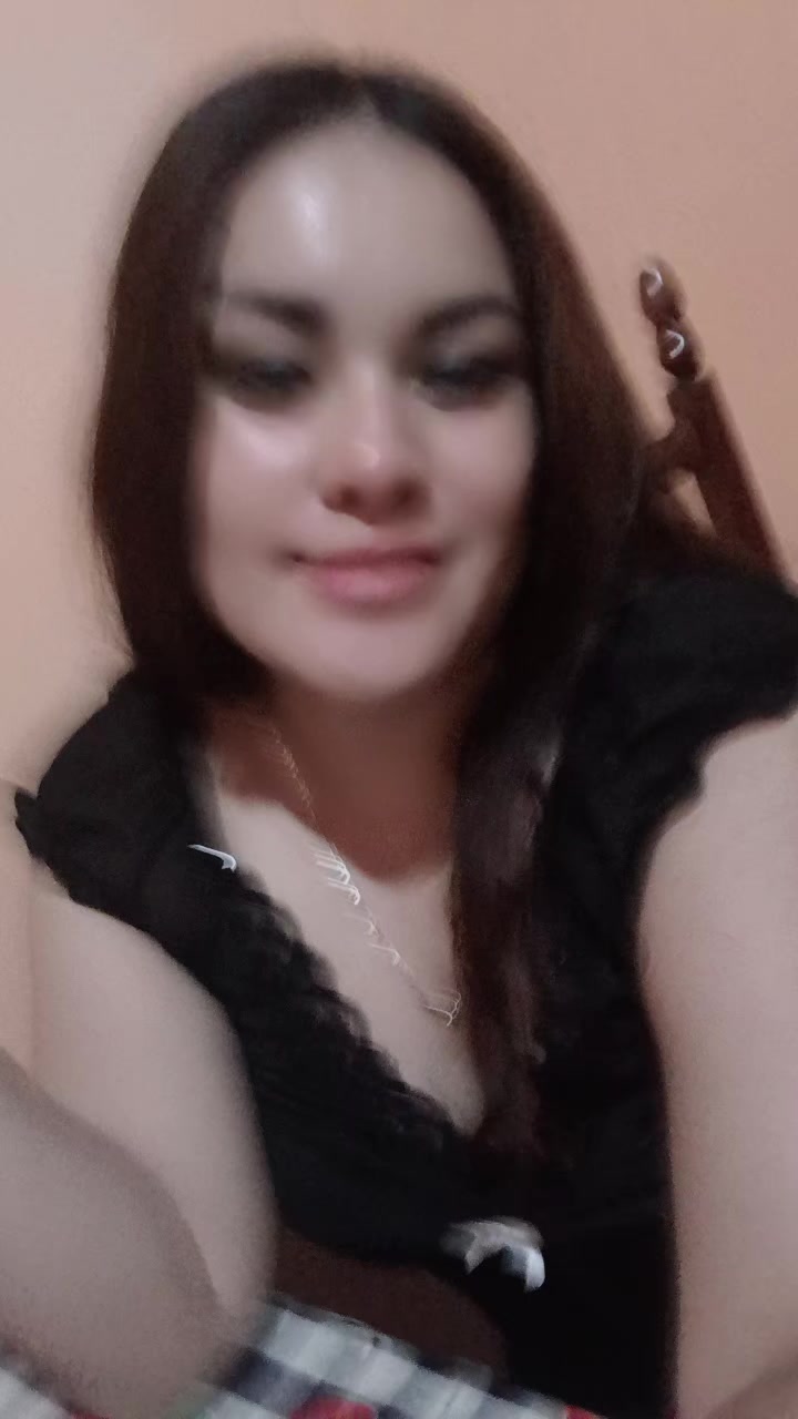 @Adriana de Leon