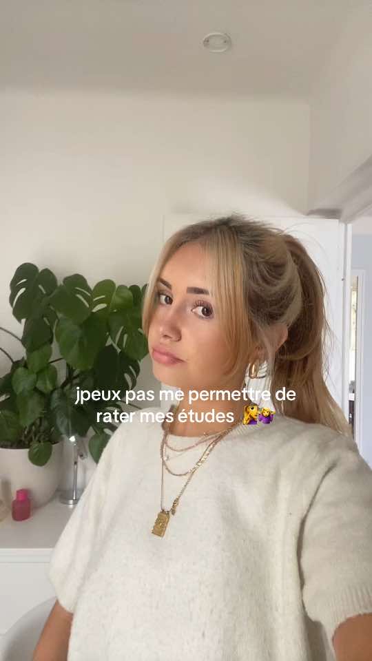 @chloe