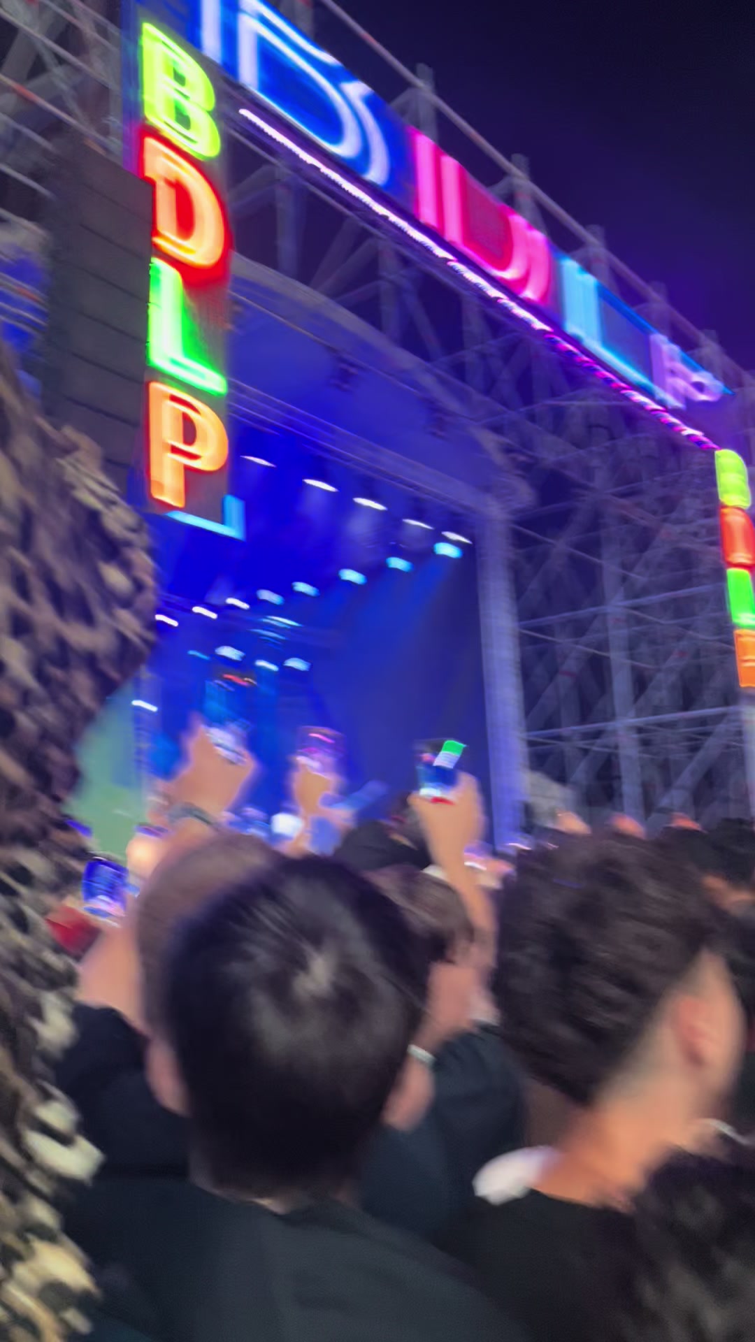 @lauricaa🦅