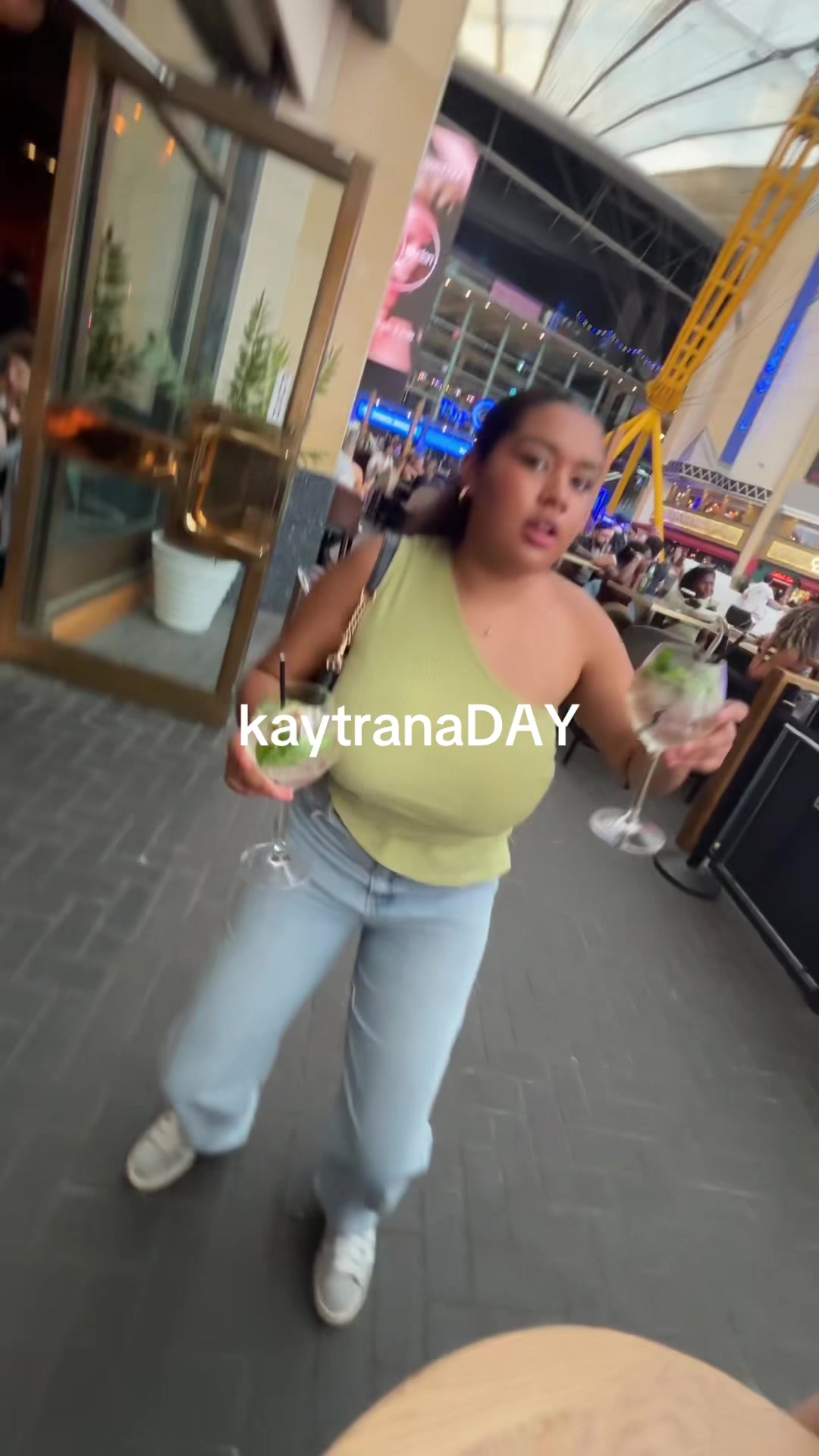 @Ella