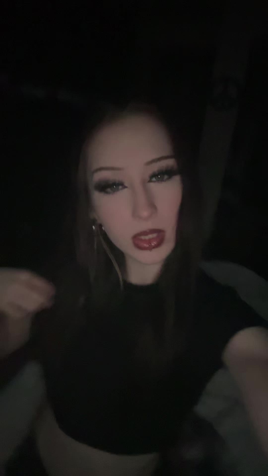 @skullyjade