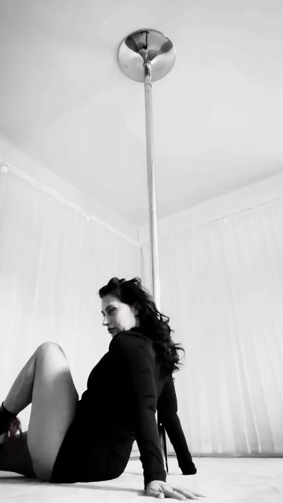 @stilettos_and_skates