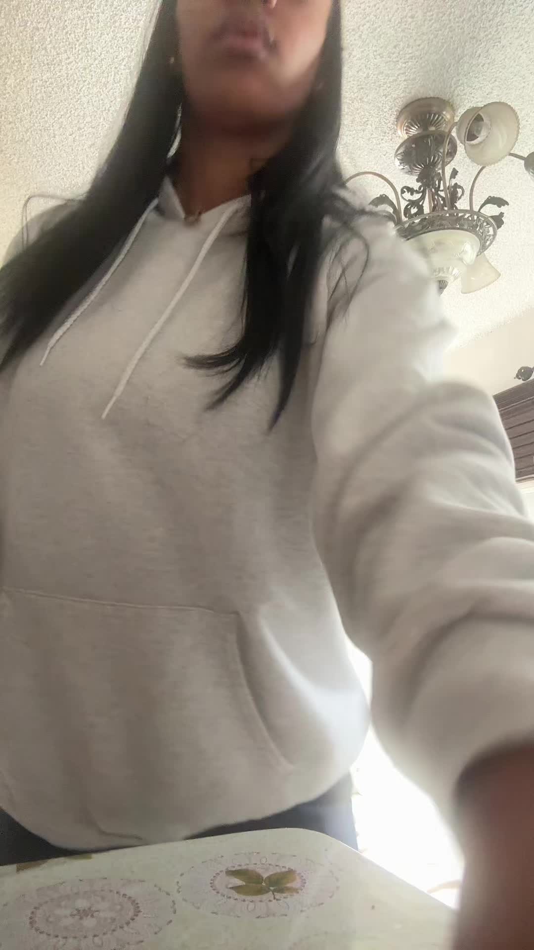 @E👅