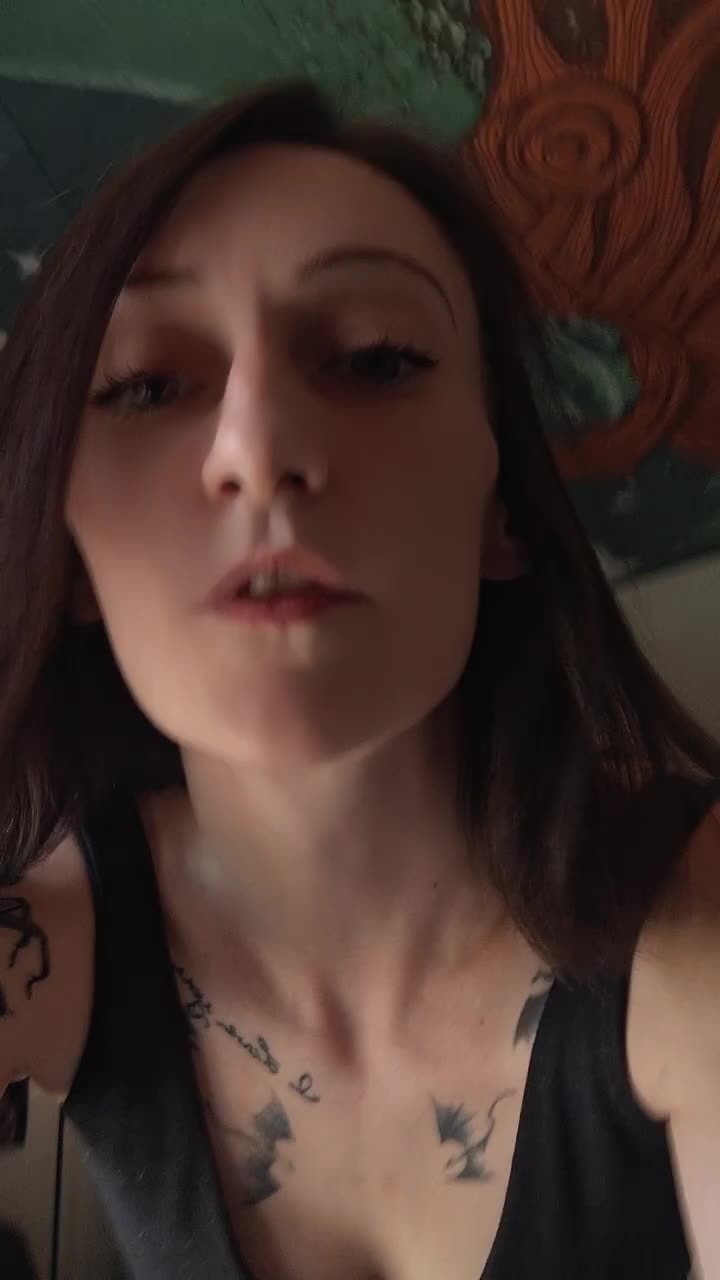 @Wrong_Bitch😈