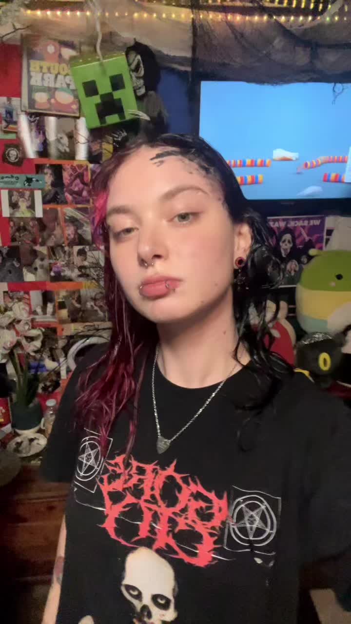 @𝐋𝐘𝐍𝐒𝐈𖤐 (INACTIVE)