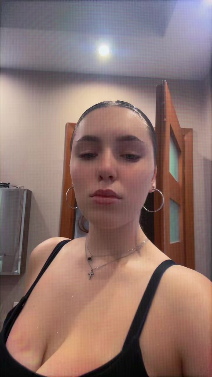 @Ionellaa