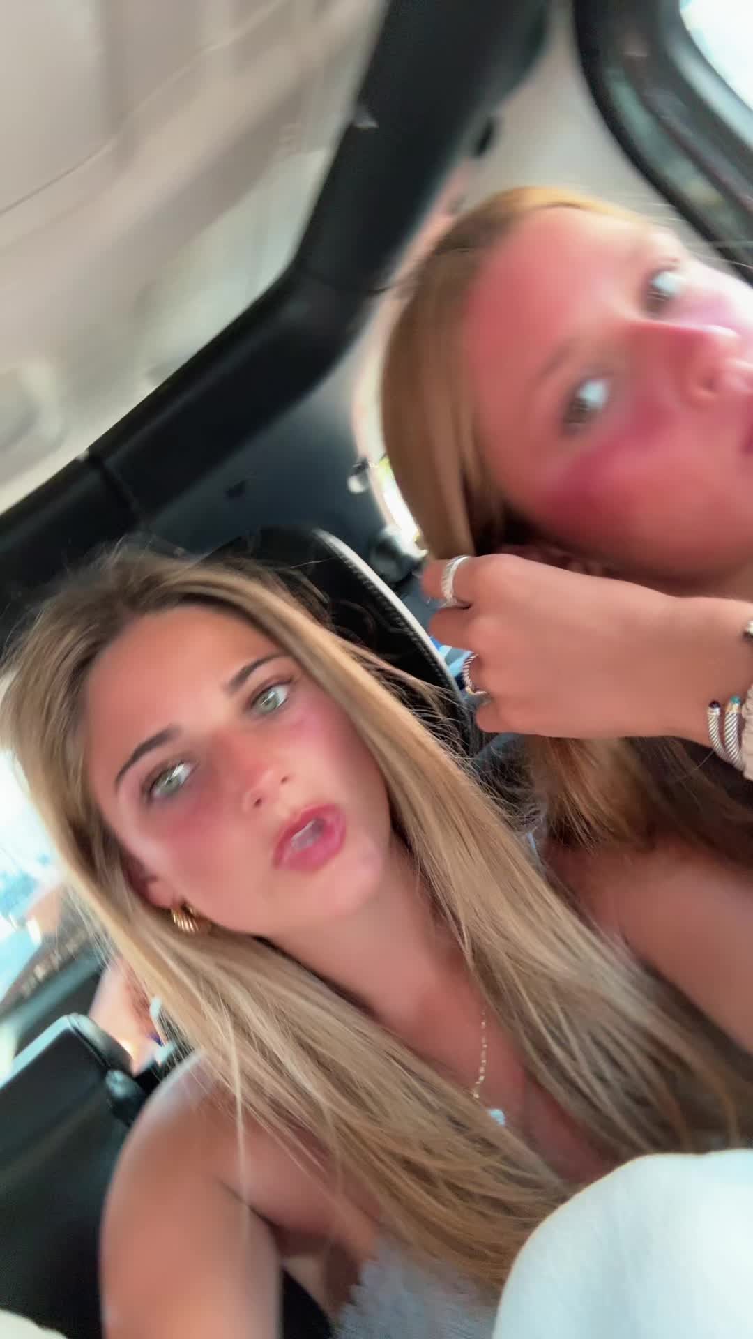 @ameliehangey