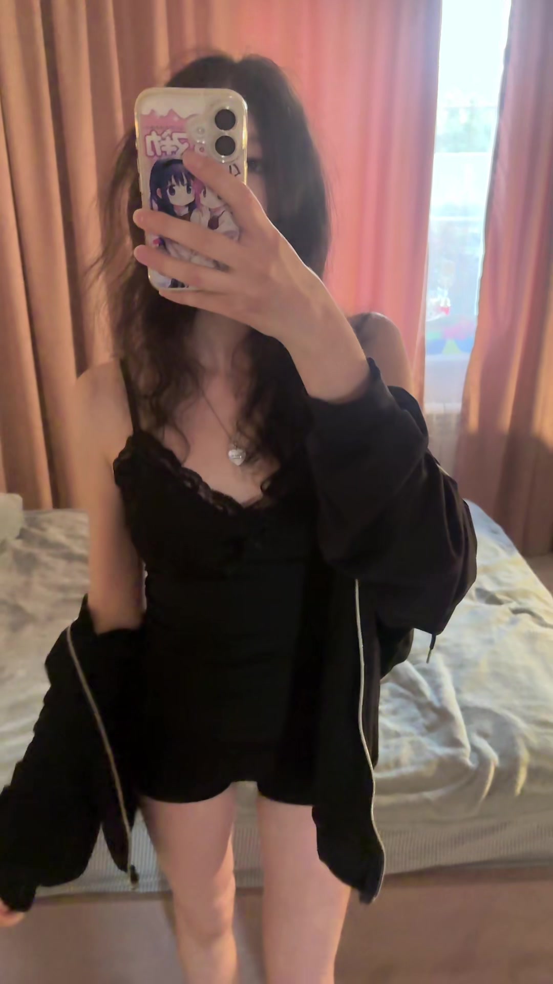 @^_<