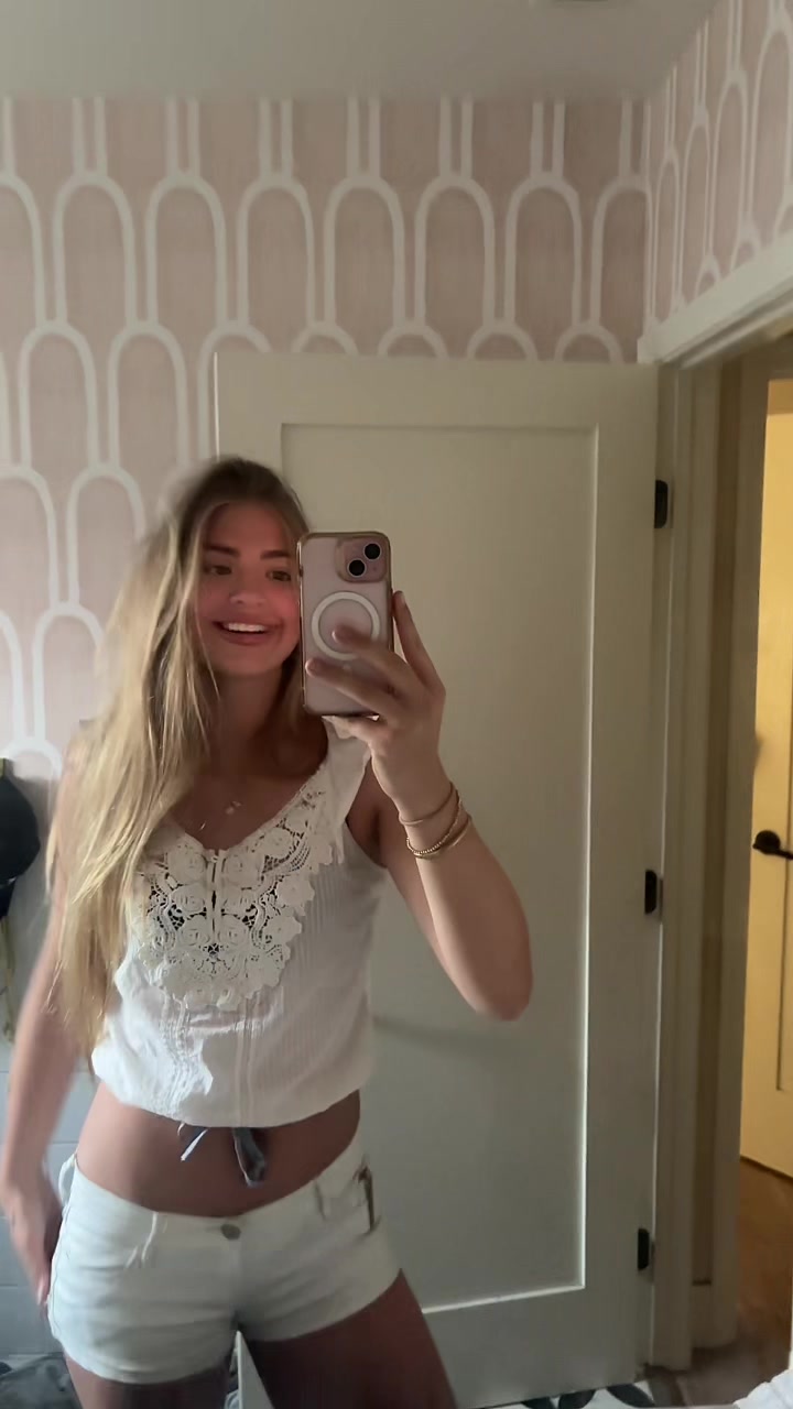 @abbieliciious