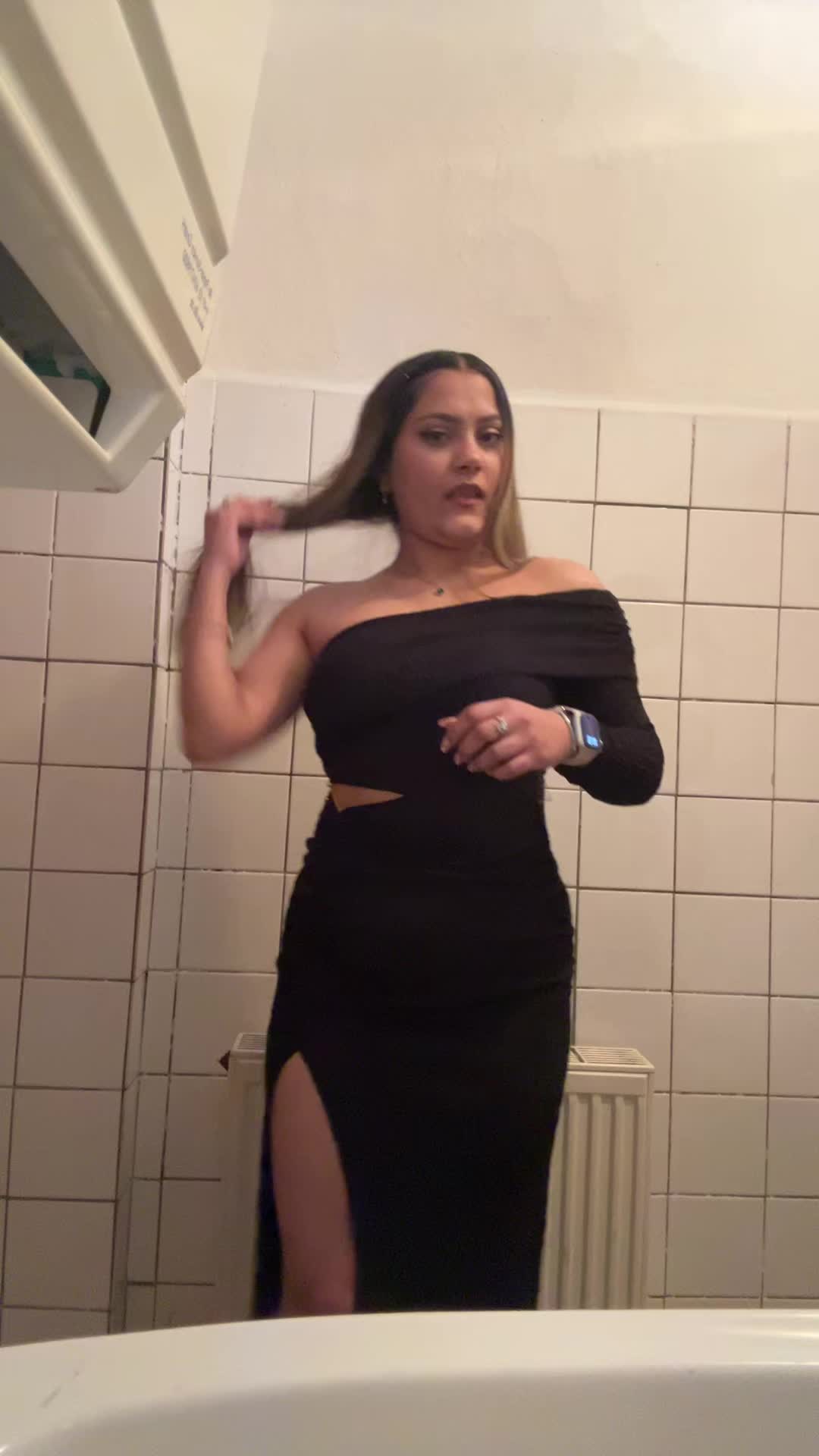 @Niki_03