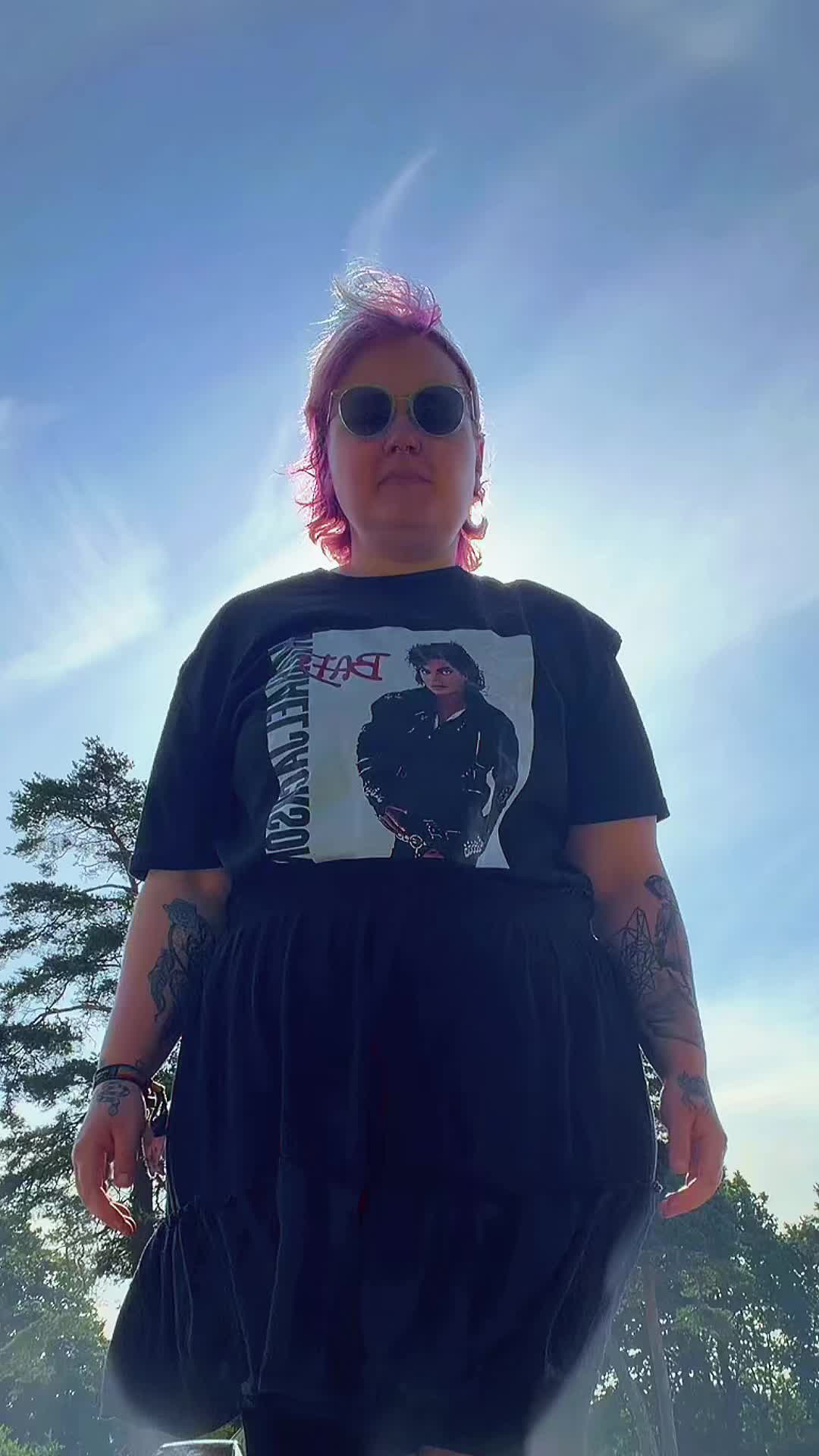 @ItsmeLoonie