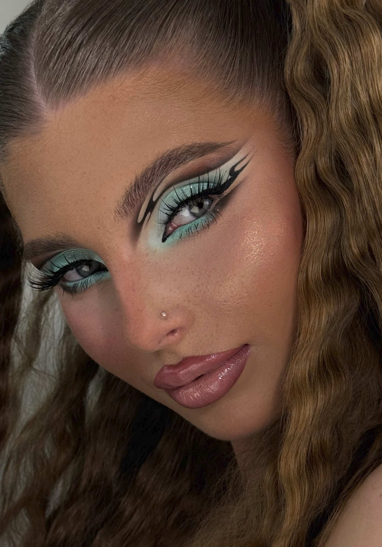 @Elena Caranfil Make-up Trainer