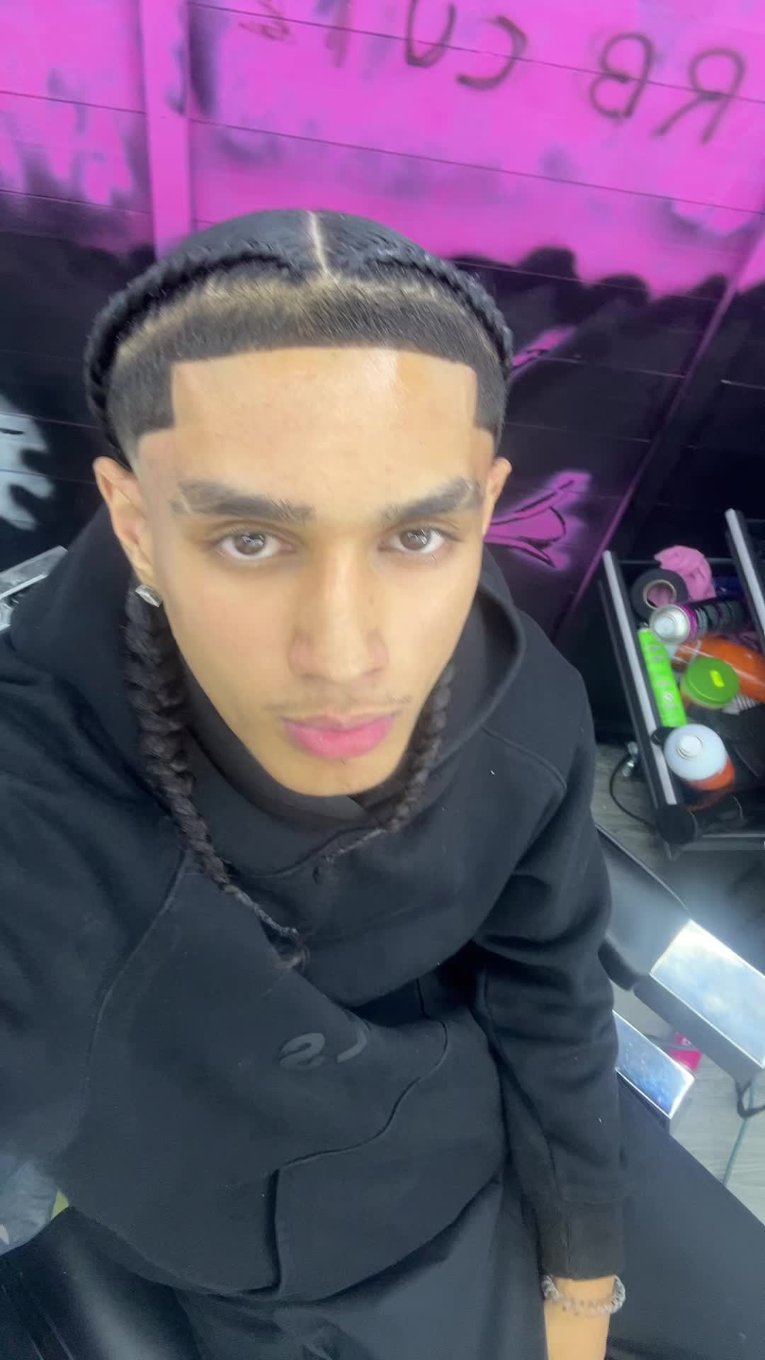 @🦈