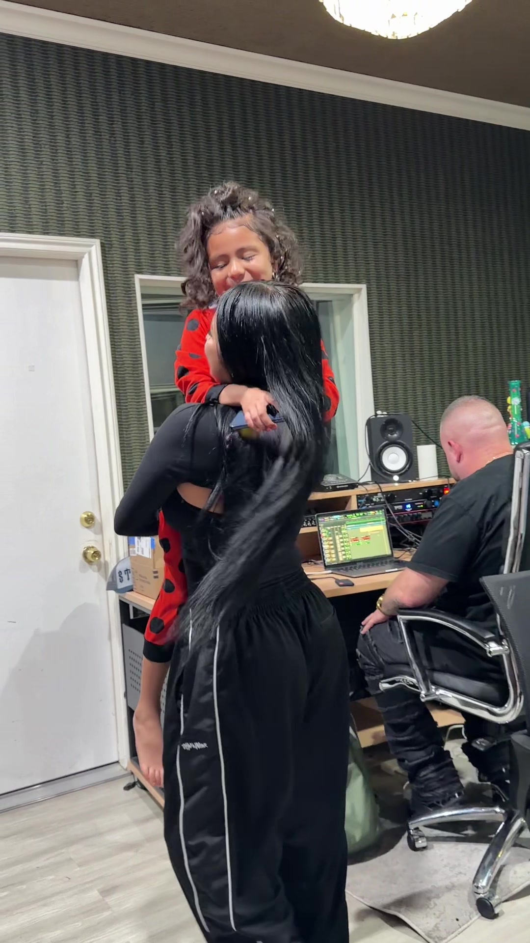 @Playgirllove