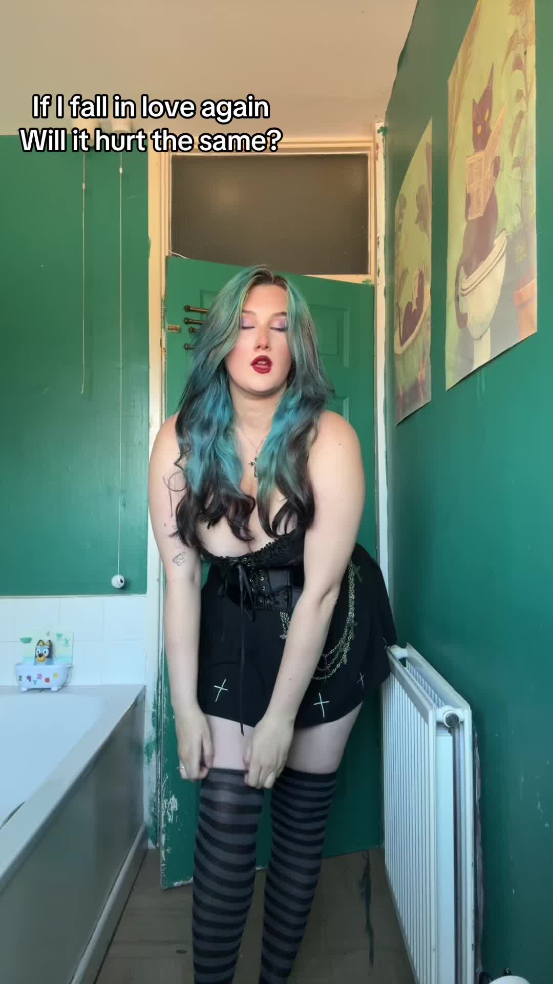 @🥀miku🦇