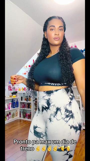 @carly Correia official 🎵🎵🎵