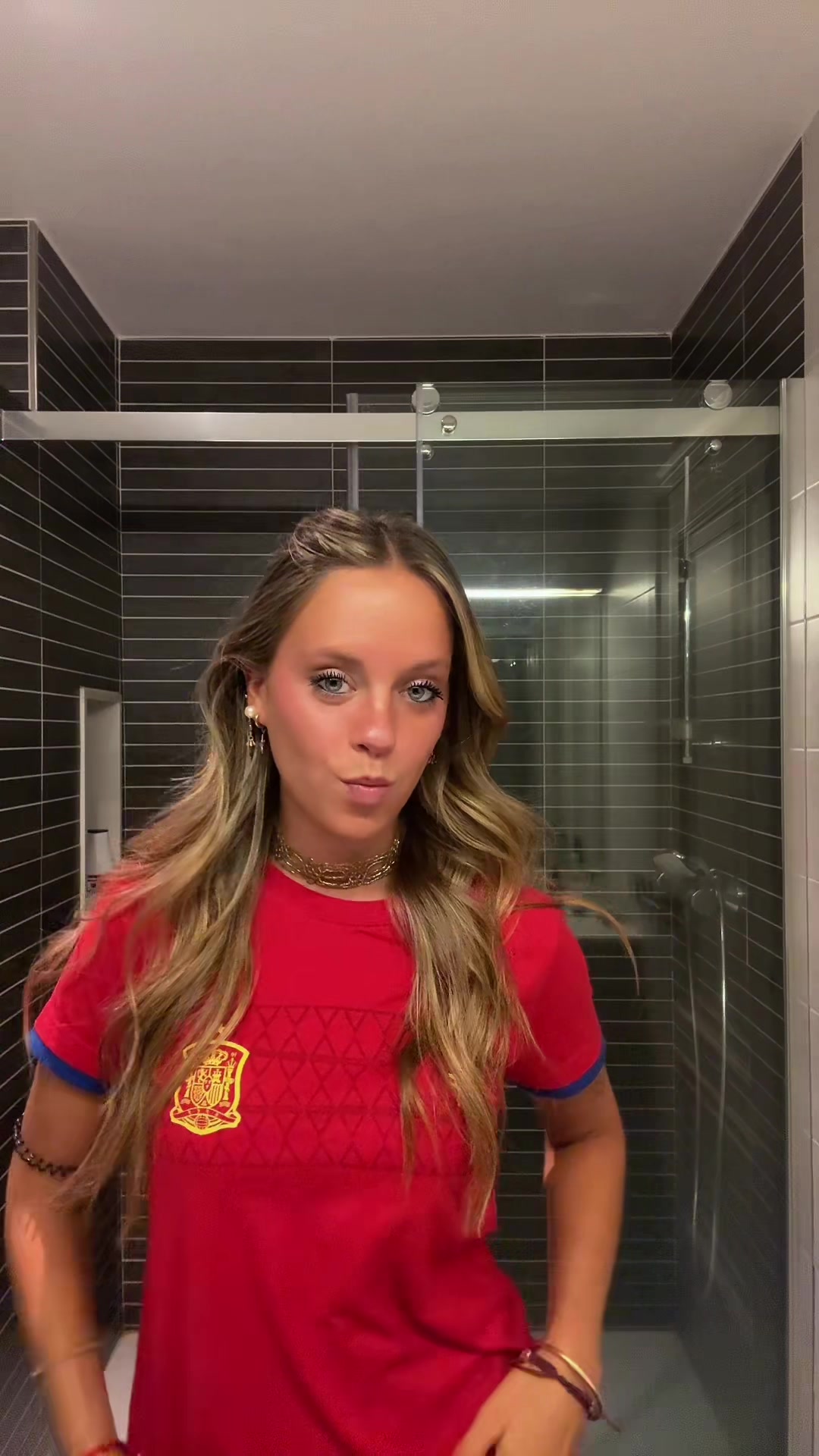 @elenis