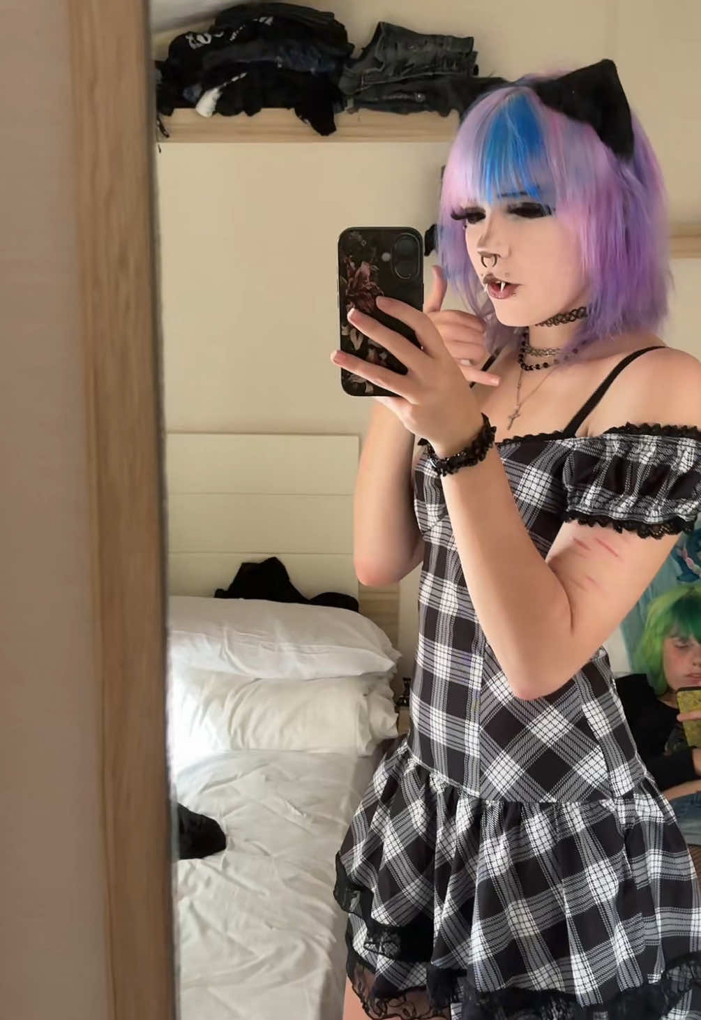 @✩
