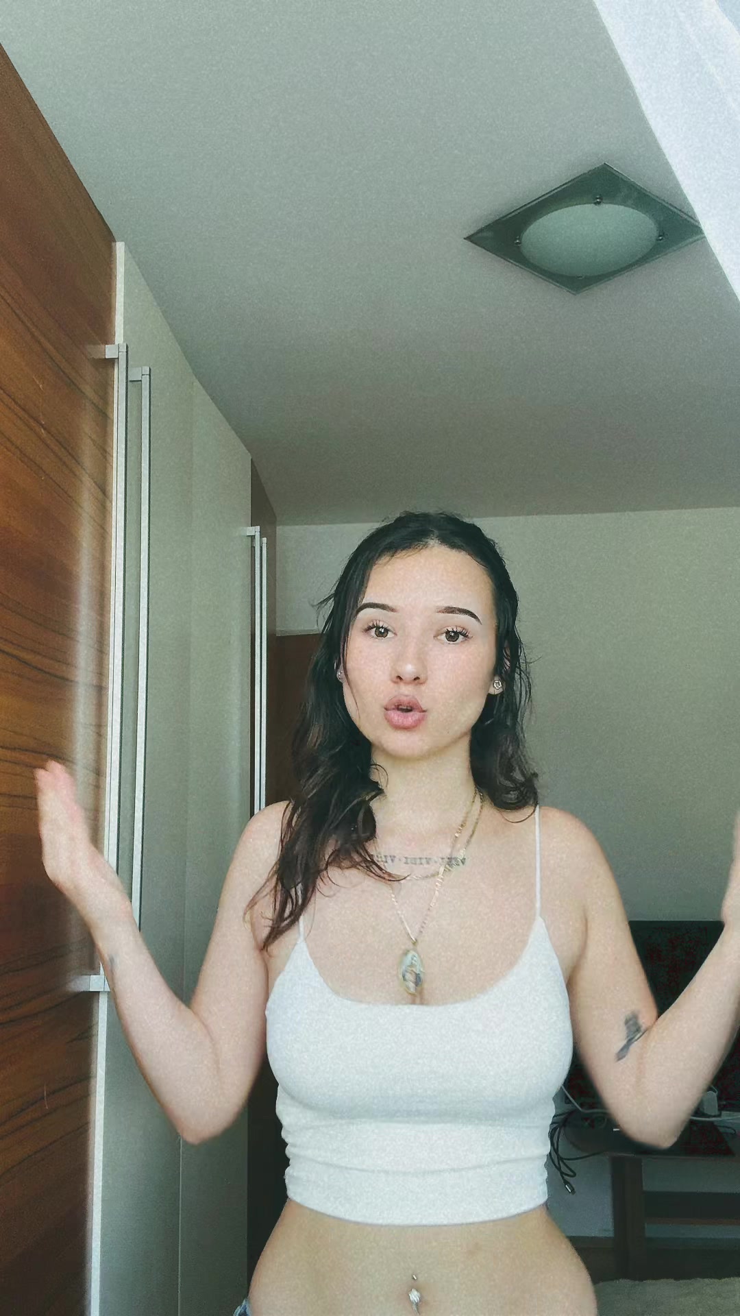 @Emicshuj
