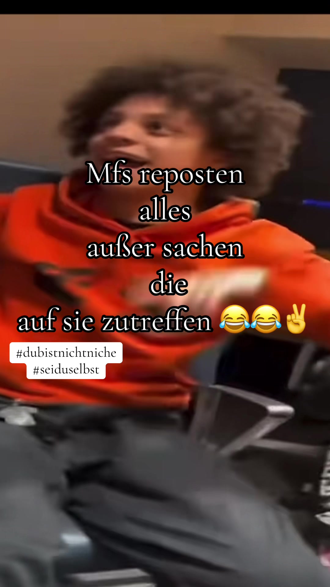 @⃟