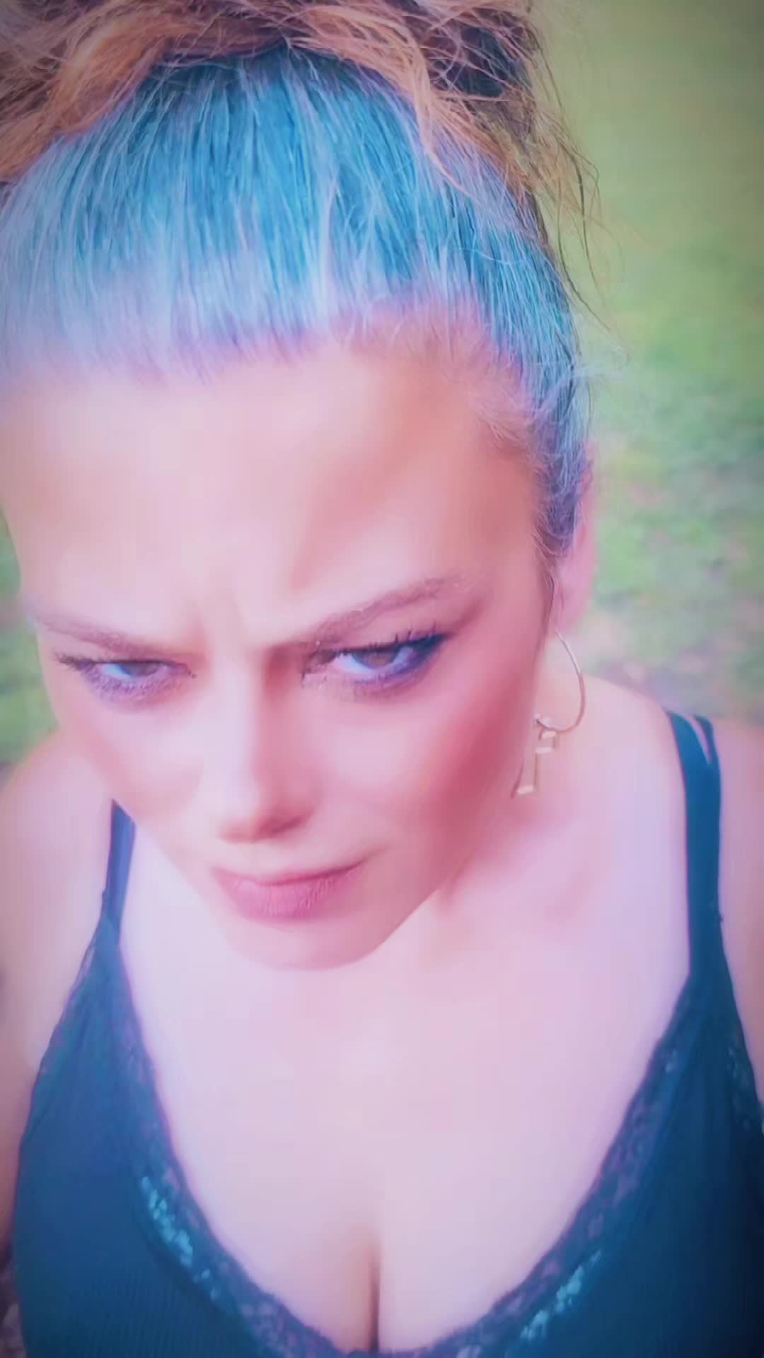 @Foxyroxy