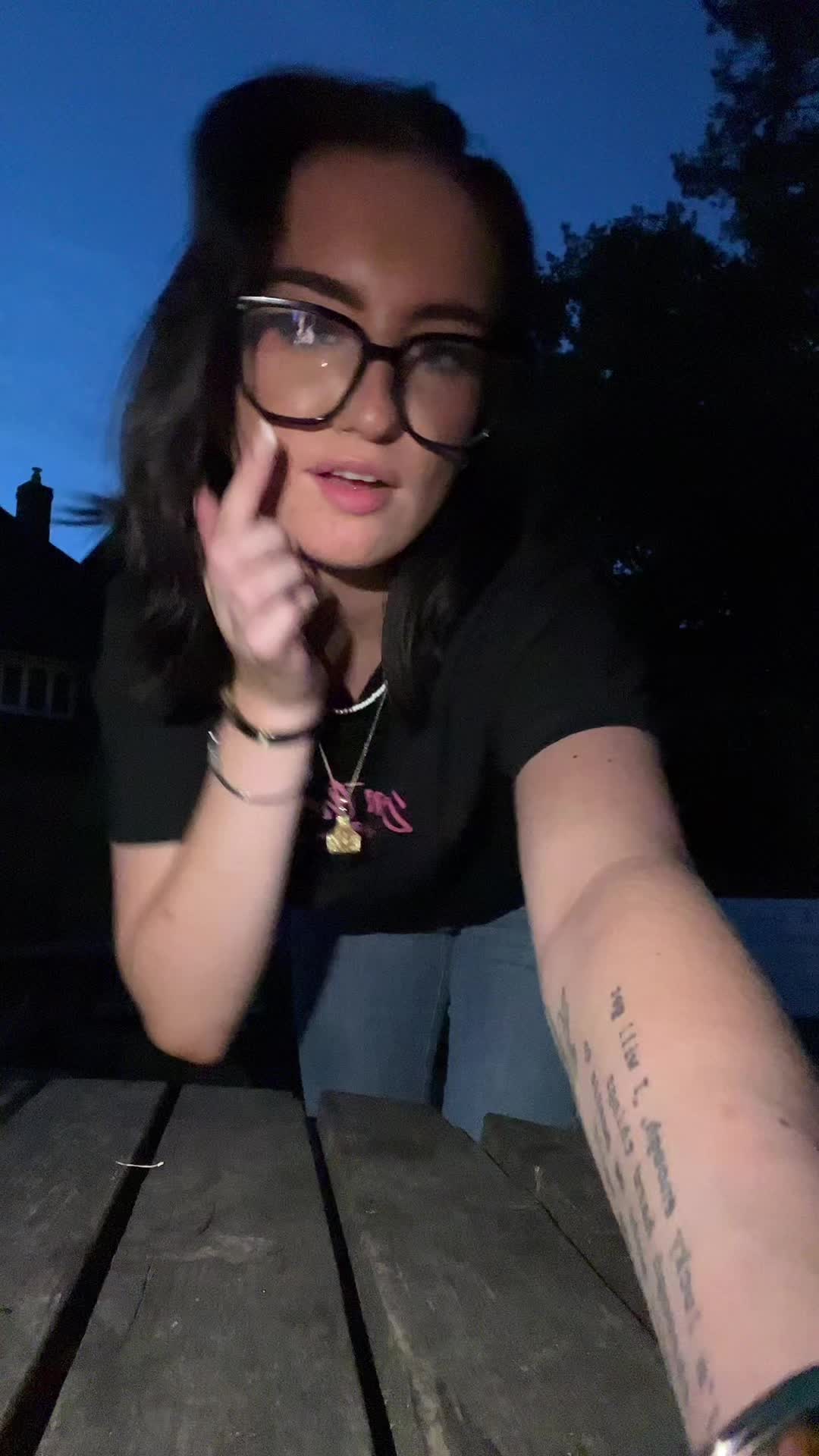 @charlie_l0uise