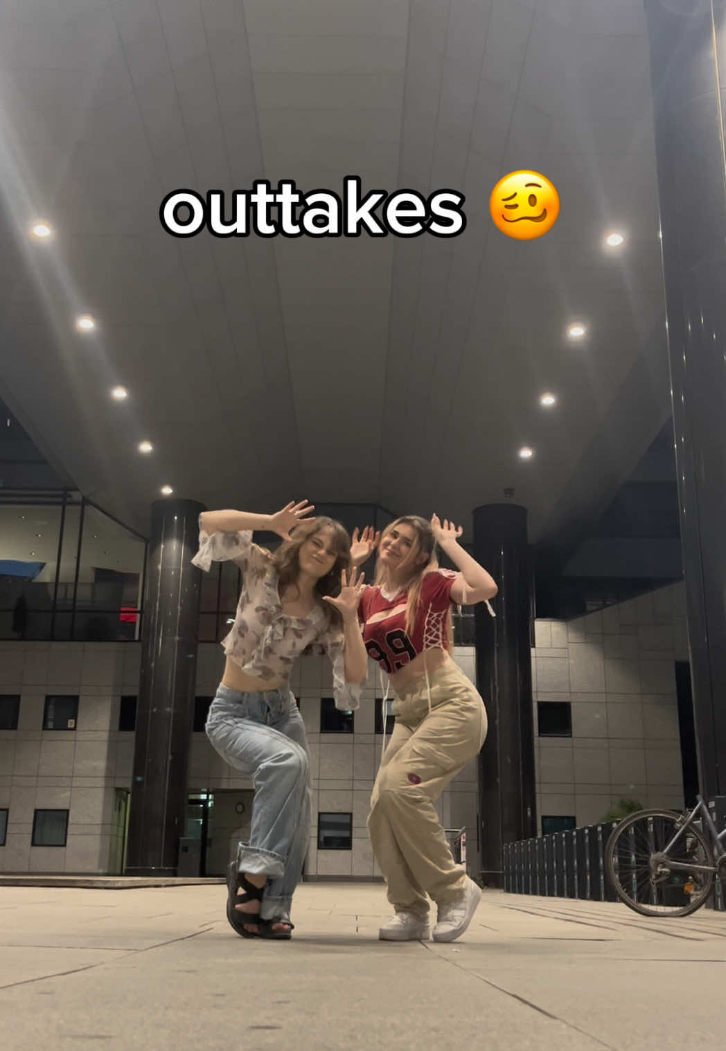 @Lara ✨