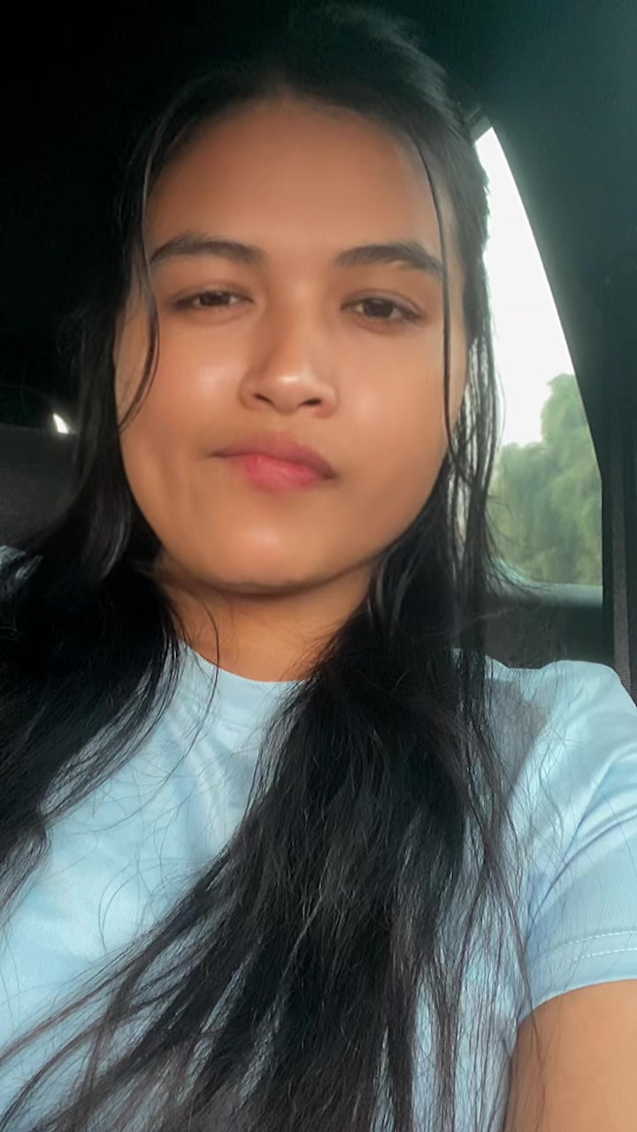 @👑Aarohi shrestha❤👑