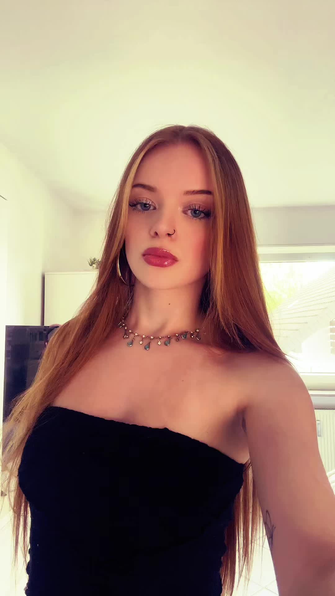 @mylène 🖤/•᷅•᷄\੭