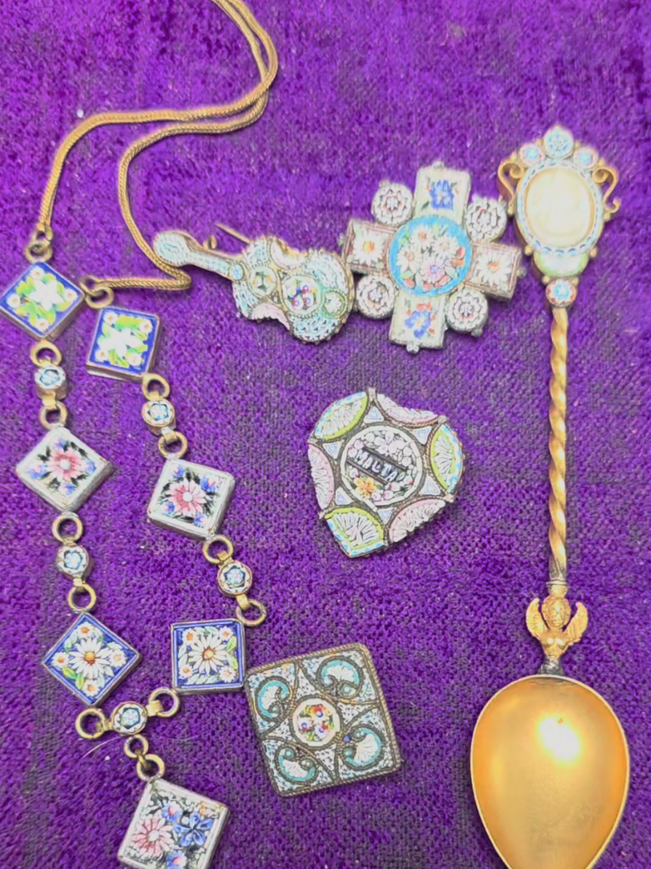 @SRQ ANTIQUES