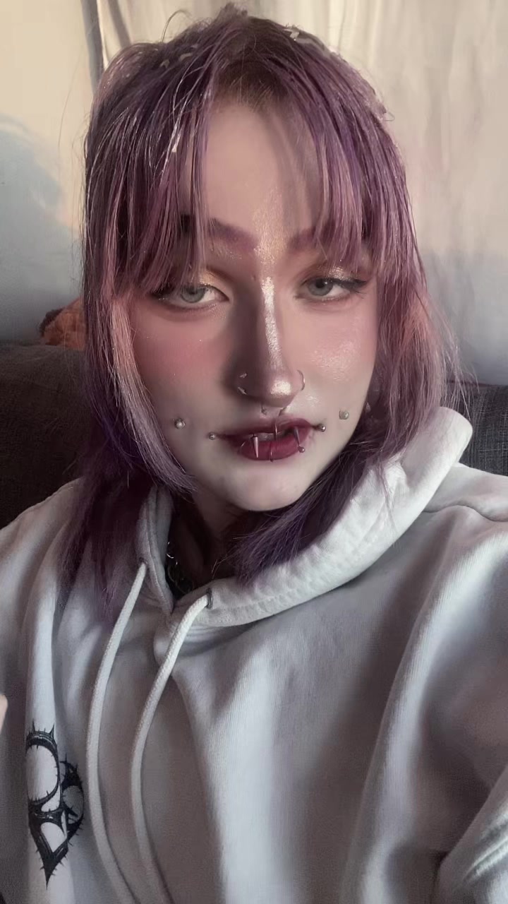 @โ
hyunie! ~ SAW XLOV! โ