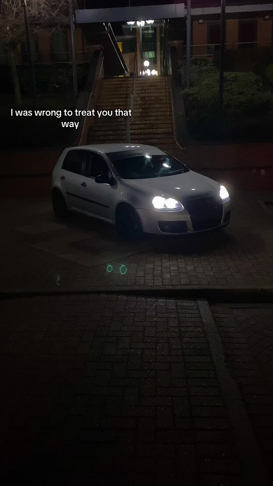 @⃟