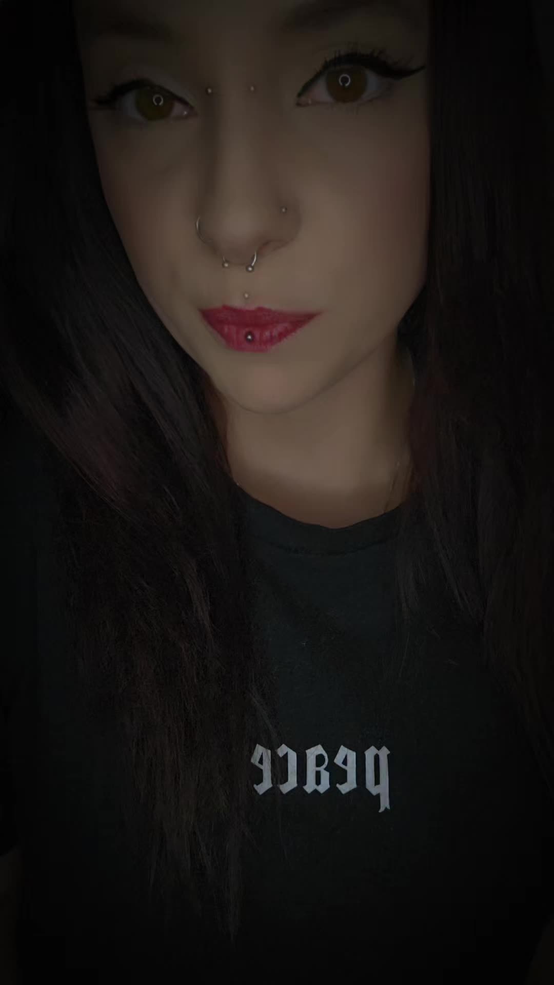 @𝓐𝓷𝓷𝓲 🖤
