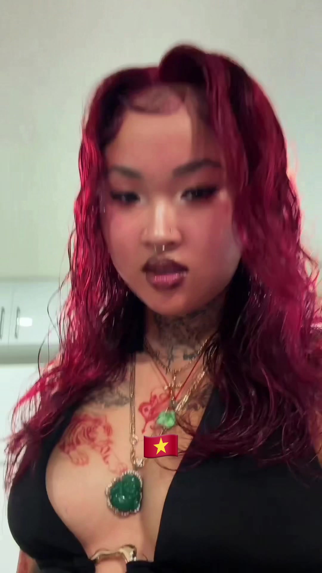 @ꜱᴀɴᴅʏ 👩🏻&zwj;❤️&zwj;💋&zwj;👩🏻🇻🇳🐉