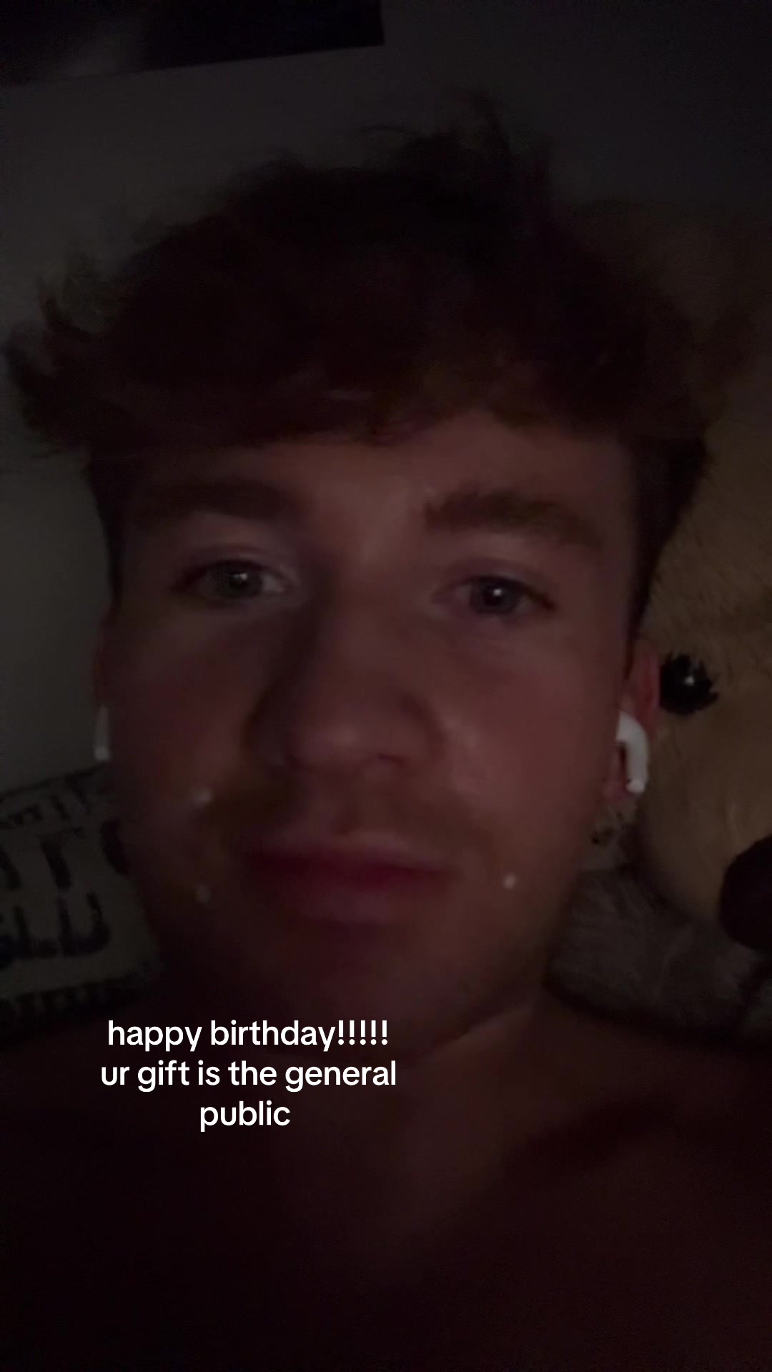 @itzisaacjames