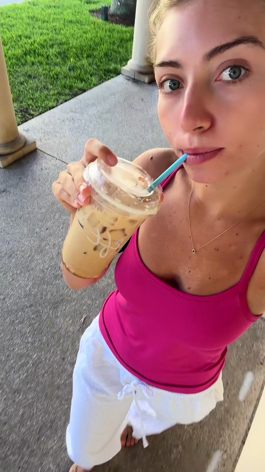 @Bella