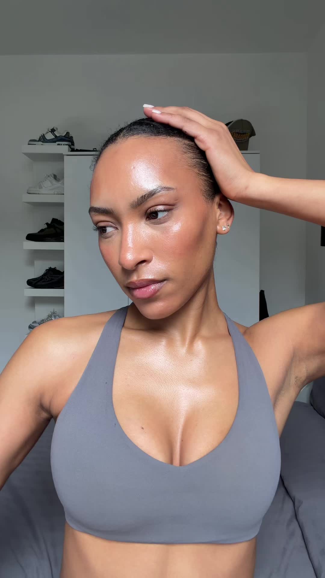 @Nia