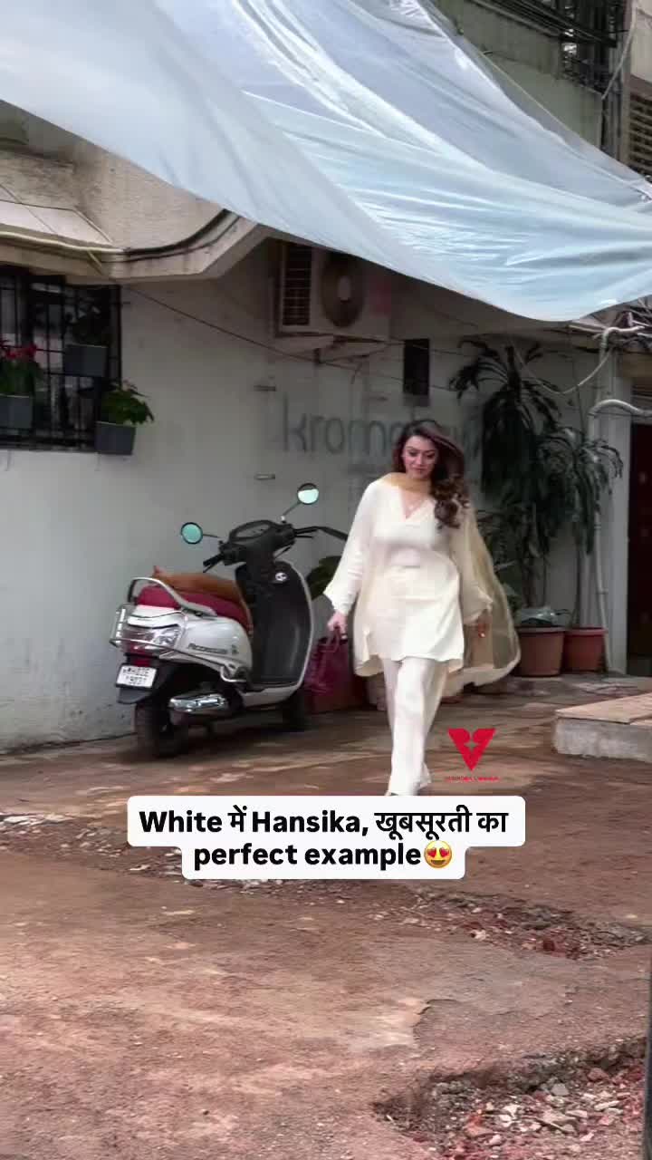 @Lovely Hansika