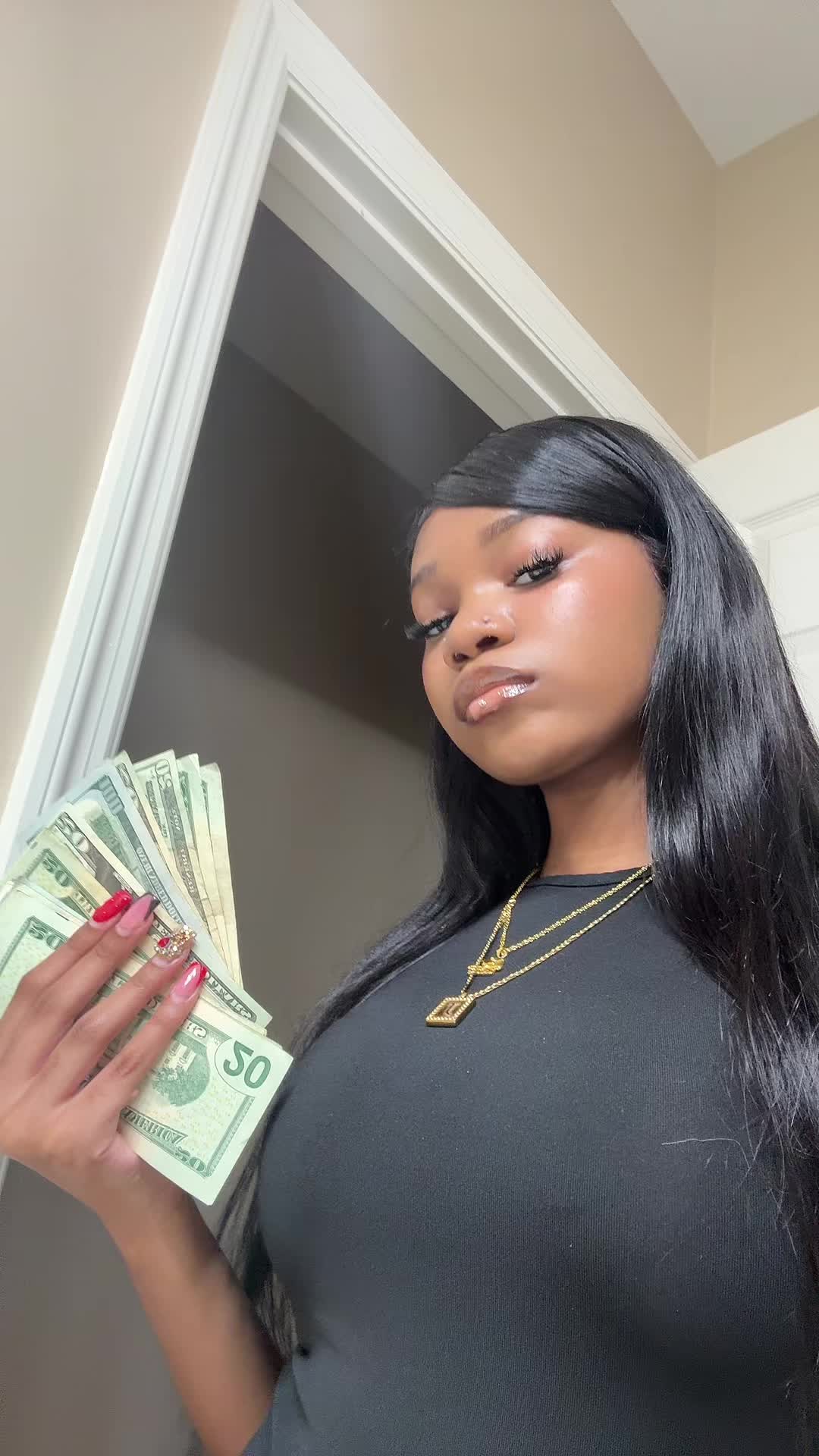 @jaszmyn ♱.