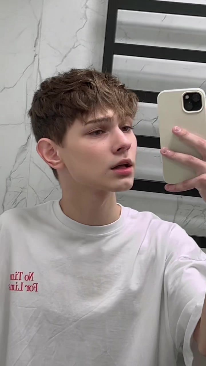 @denniukk