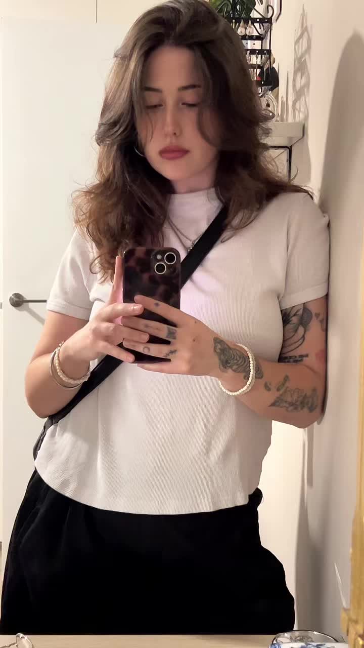 @𝑽𝒊𝒐𝒍𝒆𝒕𝒂🍒