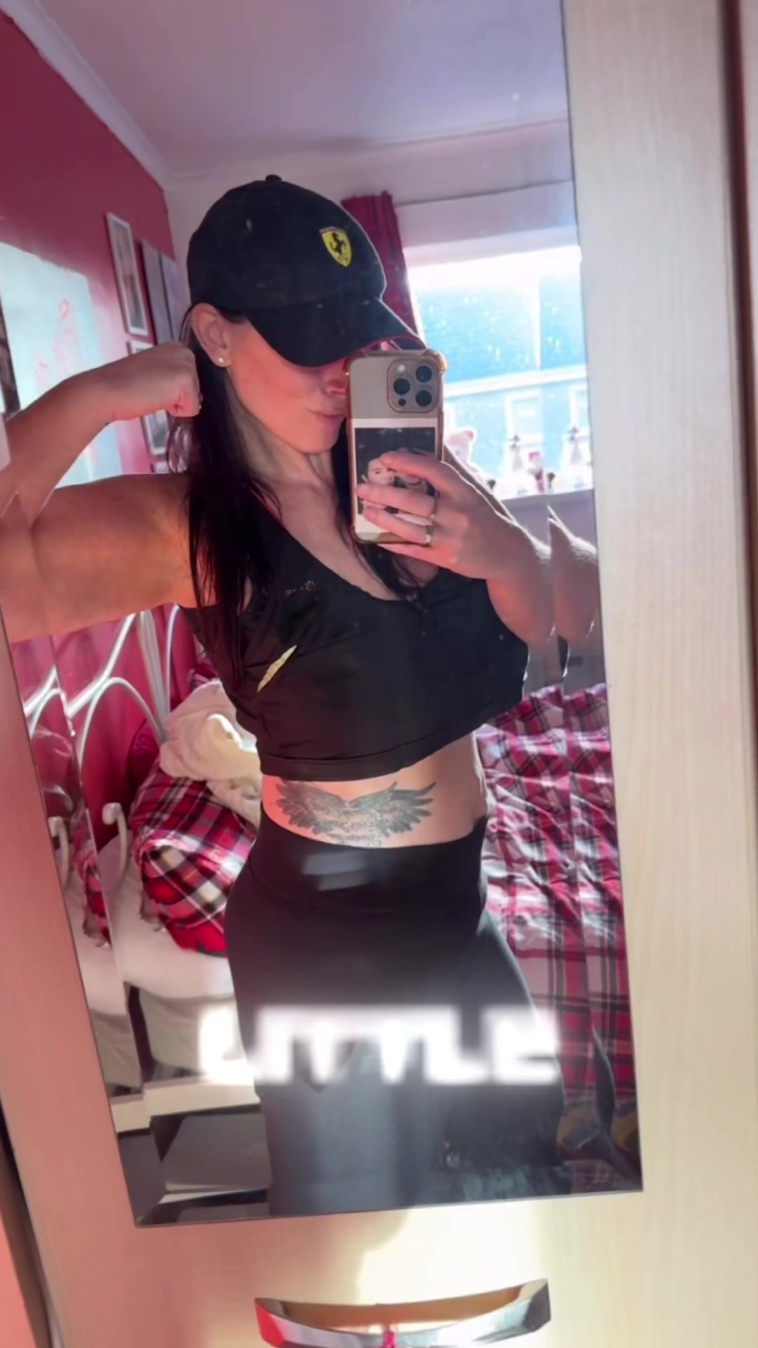 @👑 Laura 🐺