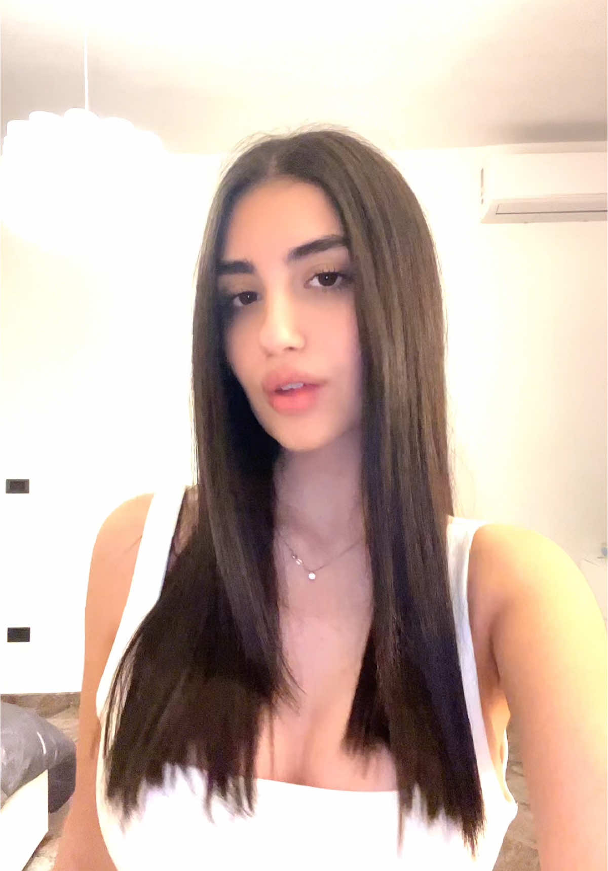 @𝑺𝒊𝒎𝒐𝒏𝒂
