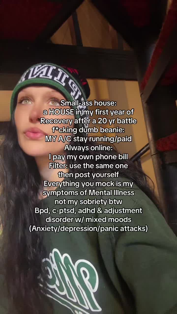 @brutalbritt 🖤🍒🎱📟🩶