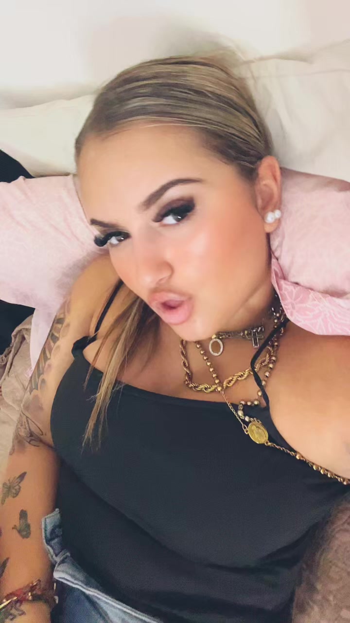@A N G I👸🏼