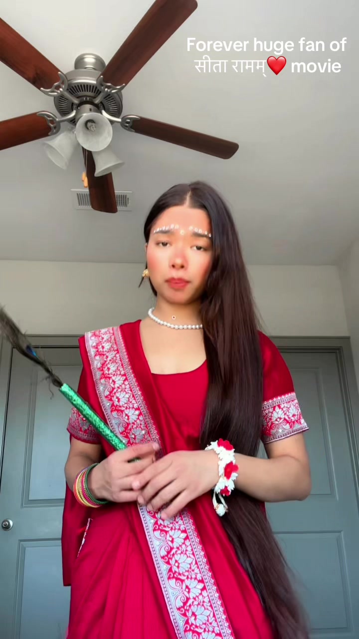 @S:)🦚❤️