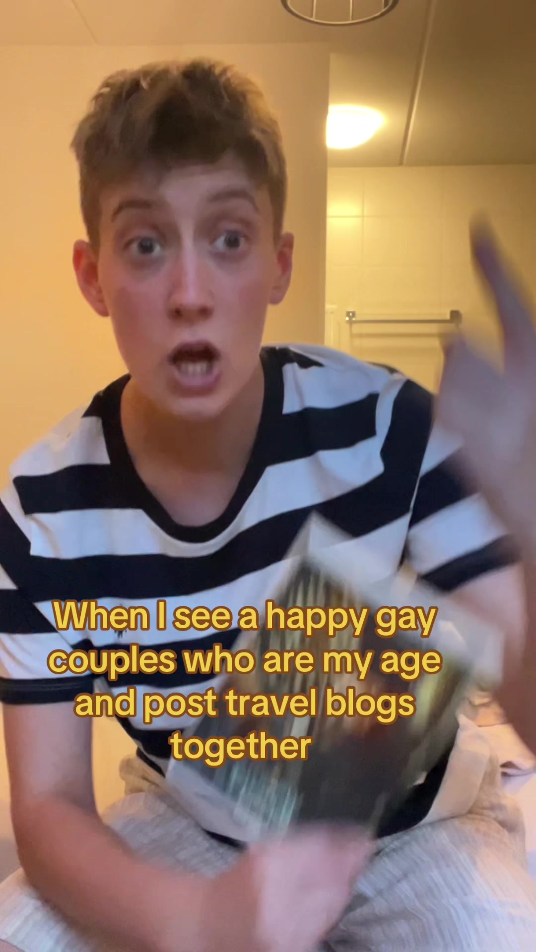 @Elly